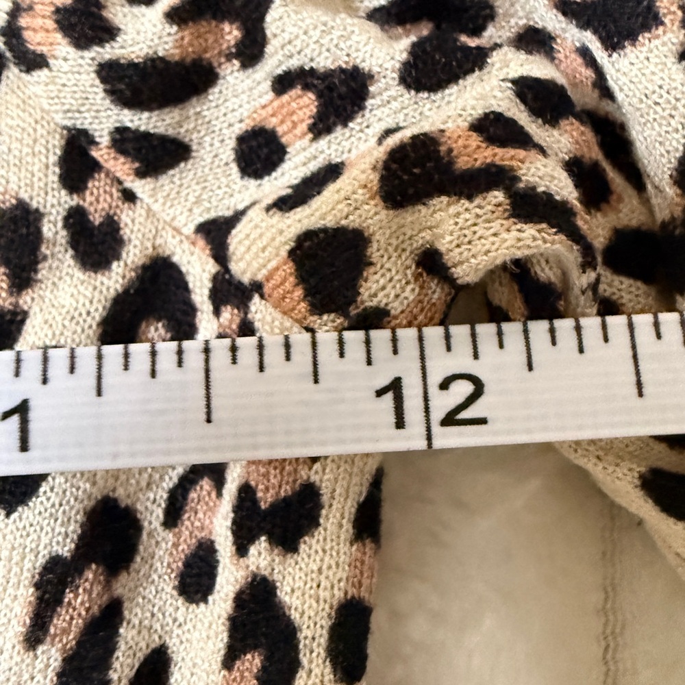 Urban Outfitters leopard peplum top
Size S | NWOT - Picture 3 of 4